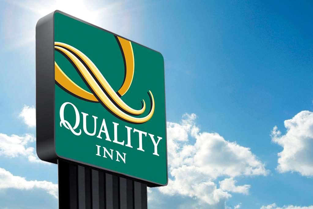 Quality Inn Lexington -Horse Park Exteriör bild